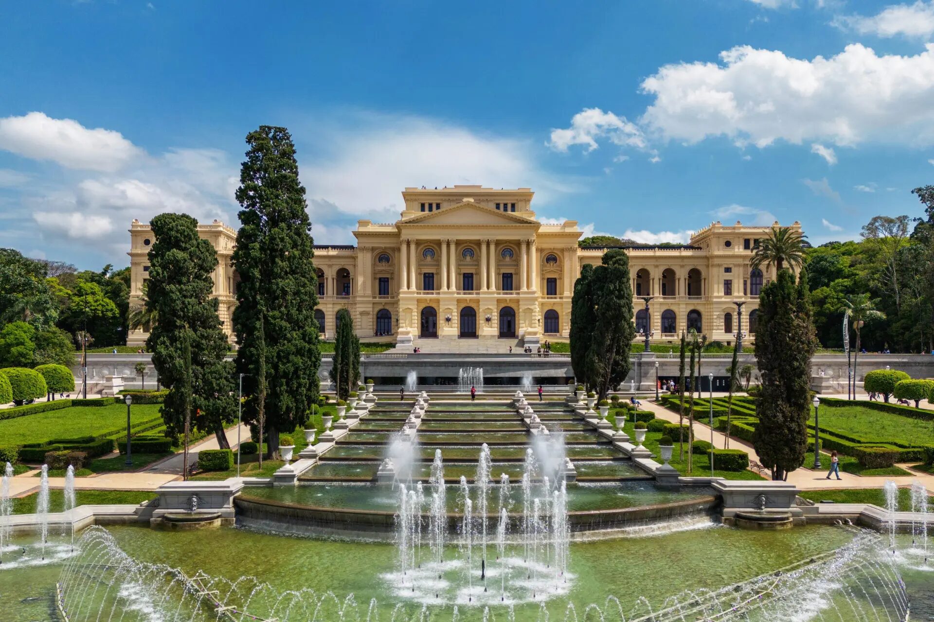 Museu do Ipiranga e seus jardins, cartão-postal de São Paulo
